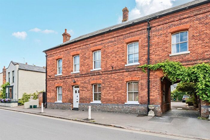 4 Bedroom Detached House For Sale In Couching Street, Watlington, OX49