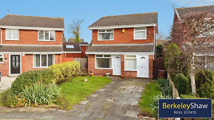 4 Bedroom Detached House For Sale In Malham Close, Southport, PR8