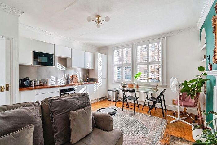 1 Bedroom Flat For Sale In Belvedere, Bath, BA1