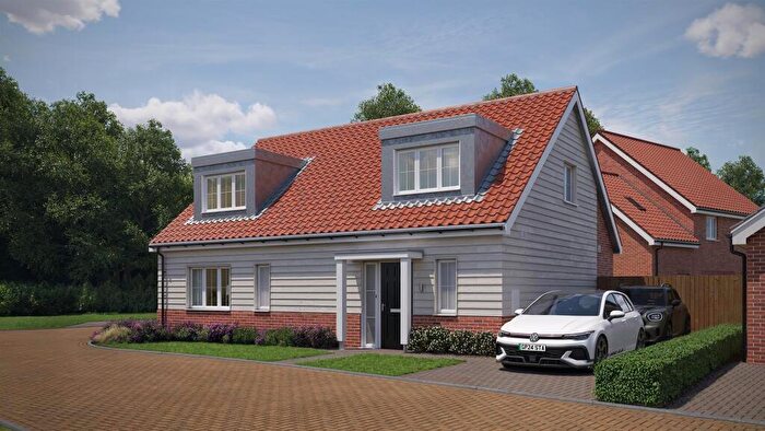 3 Bedroom Chalet For Sale In St Georges Place, Reydon, Southwold, IP18