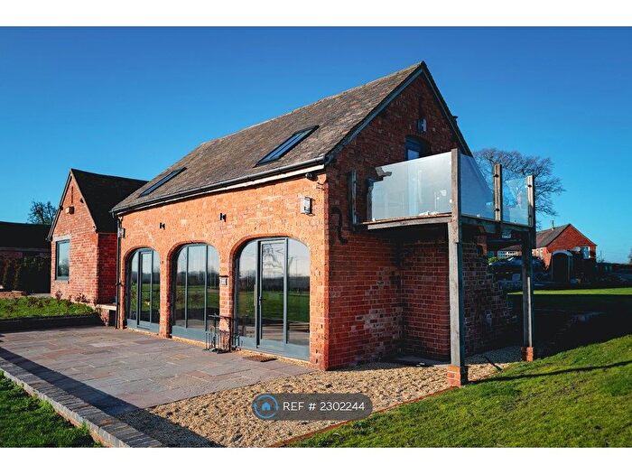 2 Bedroom Detached House To Rent In The Granary Barn Conversion, Droitwich, WR9