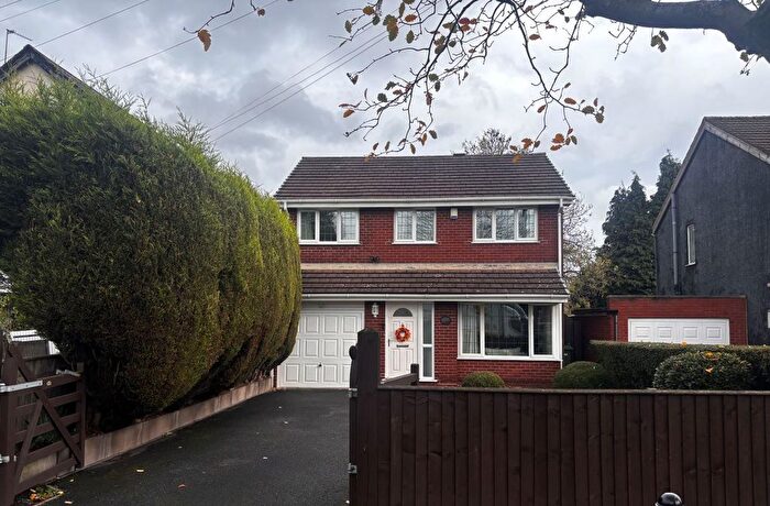 4 Bedroom Detached House For Sale In A Birmingham New Road, Wolverhampton, WV14