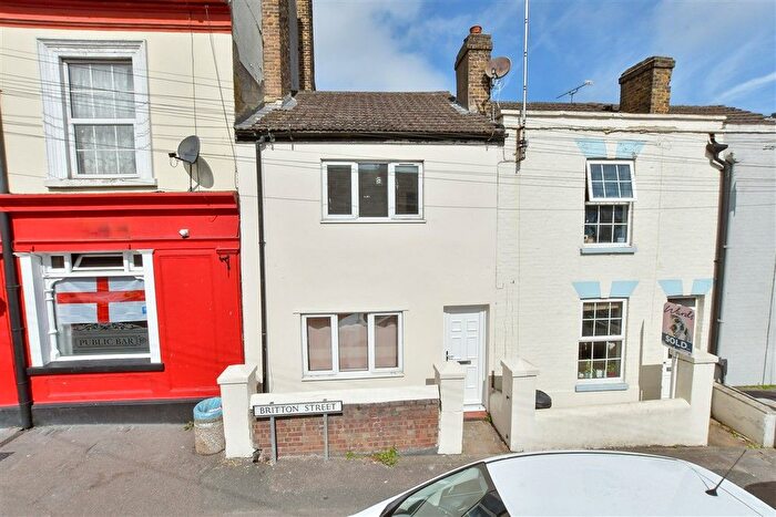 3 Bedroom Terraced House For Sale In Britton Street, Gillingham, Kent, ME7