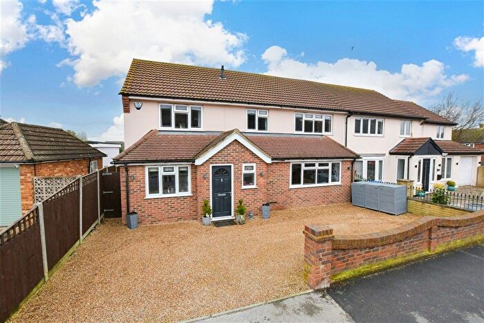 5 Bedroom Semi Detached House For Sale In Alderwood Drive, Abridge, Essex, RM4