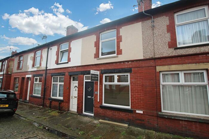2 Bedroom Terraced House For Sale In Pine Road, Todmorden, OL14