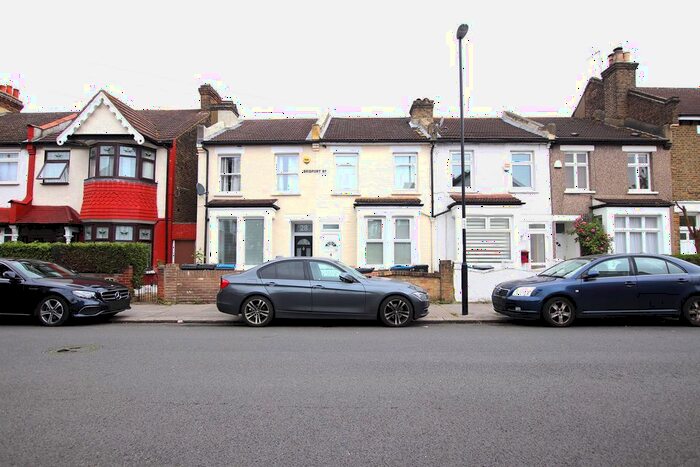 3 Bedroom Terraced House To Rent In Bridport Road, Thornton Heath, CR7