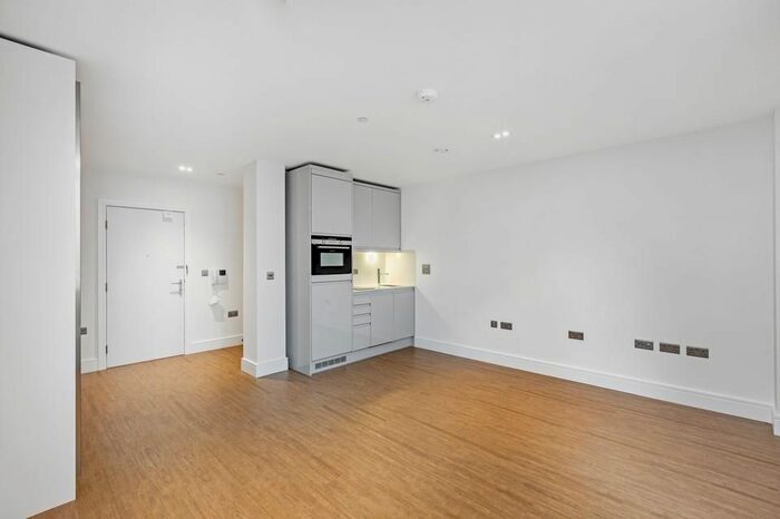 Studio To Rent In Red Lion, Wandsworth High Street, London, SW18