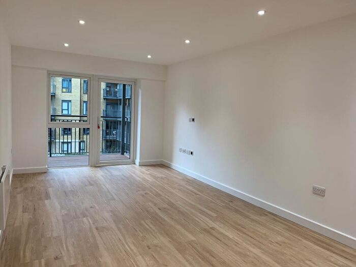 1 Bedroom Flat To Rent In Castleton House, Aerodrome Road, Colindale, Barnet, London, NW9