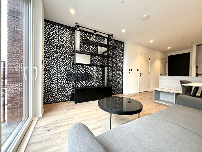 Studio To Rent In Iris House, Hemlock Street, Poplar Riverside, London, E14