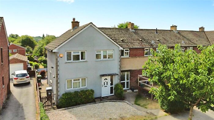 3 Bedroom End Of Terrace House For Sale In Gaywood Drive, Newbury, Berkshire, RG14