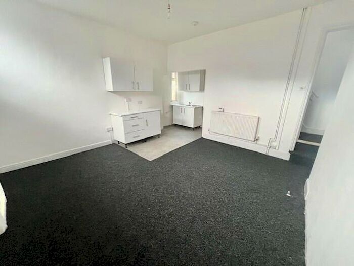 2 Bedroom House To Rent In Drewry Road, Keighley, BD21