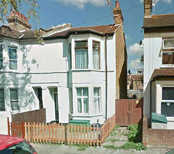 2 Bedroom Apartment To Rent In Stromness Road, Southend-on-Sea, Essex, SS2