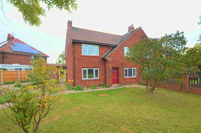 3 Bedroom Semi-Detached House To Rent In Osborne Avenue, Woodlands, Doncaster, DN6