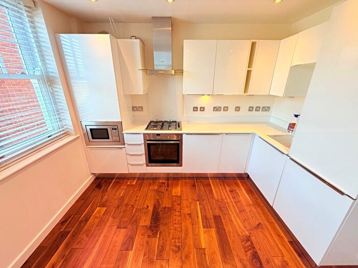 2 Bedroom Flat To Rent In Florentina Court, Enfield, EN1
