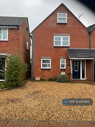 3 Bedroom Semi-Detached House To Rent In Chapel Street, Thatcham, RG18
