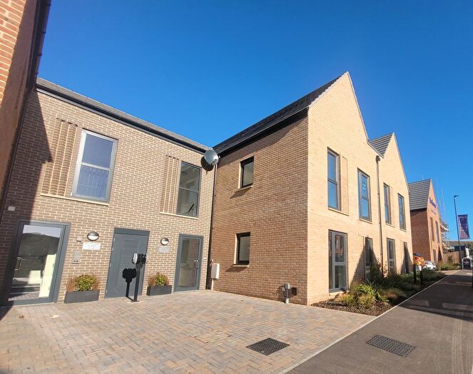 2 Bedroom Flat To Rent In Brickmakers Way, Slough, SL1