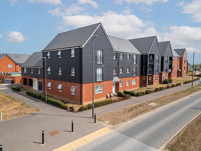 2 Bedroom Coach House For Sale In Teasel Street, Broughton, HP22