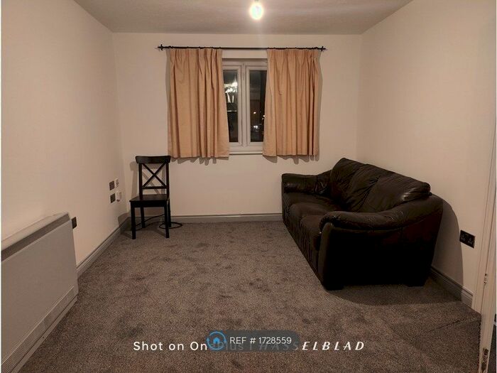 2 Bedroom Flat To Rent In Turves Green, Birmingham, B31