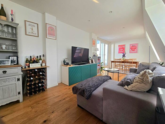 2 Bedroom Apartment To Rent In St. John's Hill, London, SW11