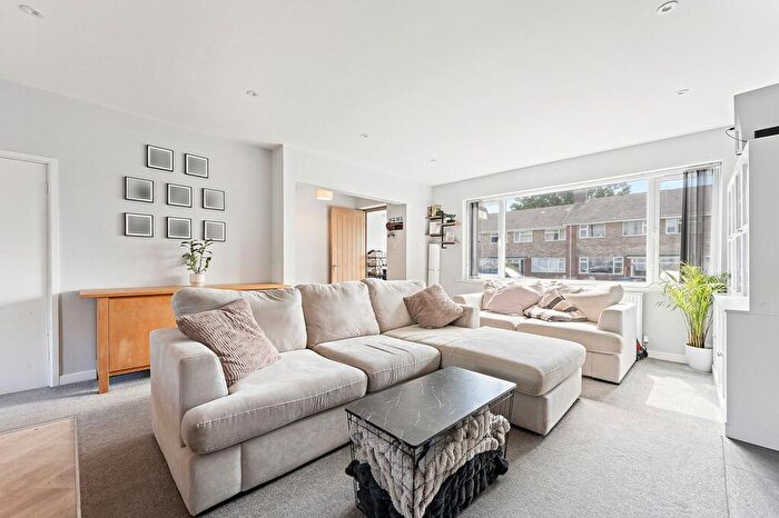 3 Bedroom Terraced House For Sale In Fairview Drive, Broadstone, BH18
