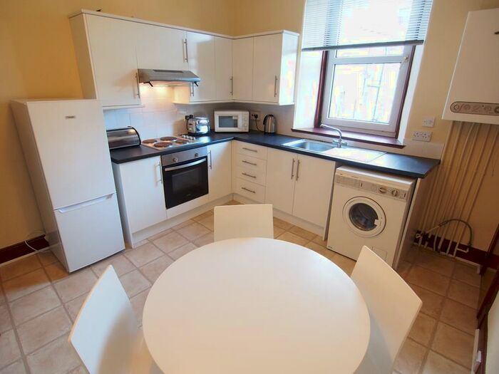 1 Bedroom Flat To Rent In Northfield Place, Second Left, AB25
