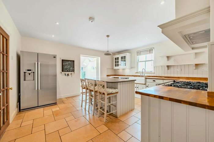 4 Bedroom Cottage To Rent In Andover Road, Highclere, RG20