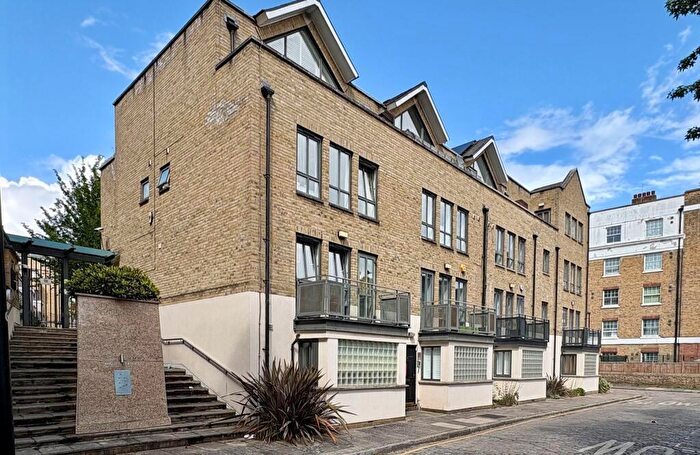 5 Bedroom End Of Terrace House To Rent In Brightlingsea Place, London, E14