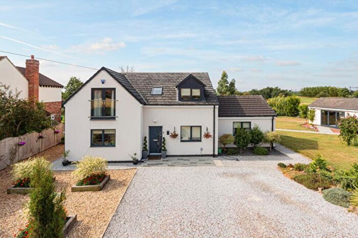 4 Bedroom Detached House For Sale In Church Fenton Road, Ulleskelf, LS24