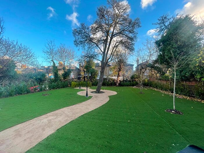 1 Bedroom Flat To Rent In Camden Road, London, N7