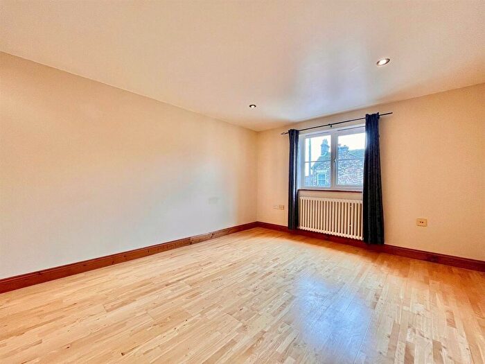 2 Bedroom Terraced House For Sale In Gordon Road, Great Yarmouth, NR31