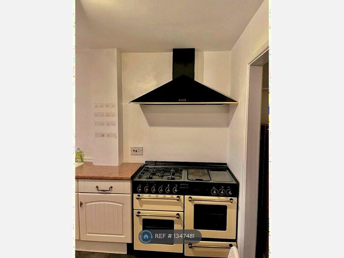 2 Bedroom Semi-Detached House To Rent In Bradwell Common Boulevard, Milton Keynes, MK13