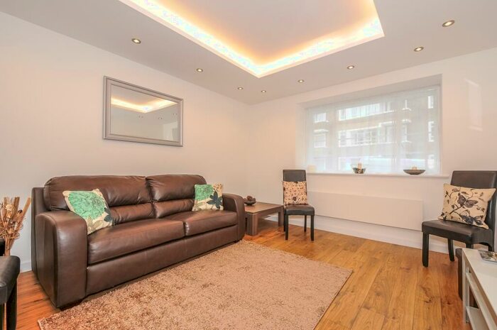 2 Bedroom Flat To Rent In Prince Albert Road, St John's Wood, London, NW8