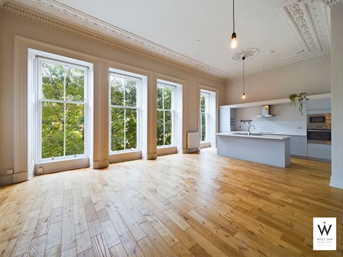 2 Bedroom Flat To Rent In Hillhead Street, Hillhead, Glasgow, G12