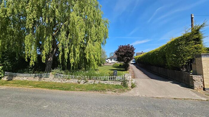 4 Bedroom Detached Bungalow For Sale In Grantham Road, Bottesford, NG13