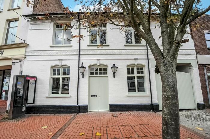 1 Bedroom Flat To Rent In The Broadway, Chesham, HP5