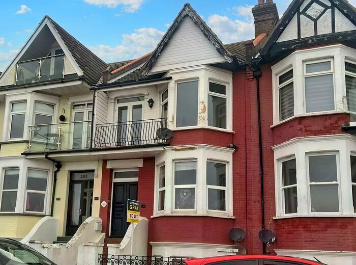 2 Bedroom Flat To Rent In Eastern Esplanade, Southend-On-Sea, SS1