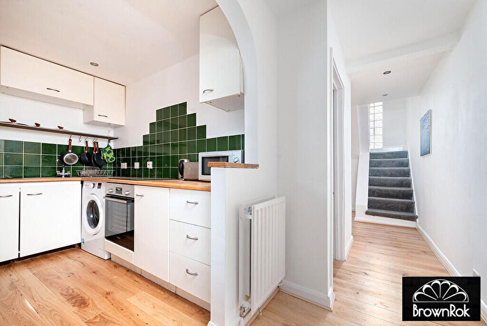 2 Bedroom Apartment To Rent In Lower Road, London, SE8