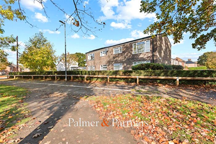 1 Bedroom Apartment For Sale In Layer Road, Shrub End, Colchester, Essex, CO2