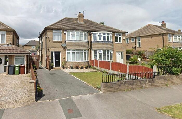 3 Bedroom Semi-Detached House To Rent In Carr Manor Road, Leeds, LS17