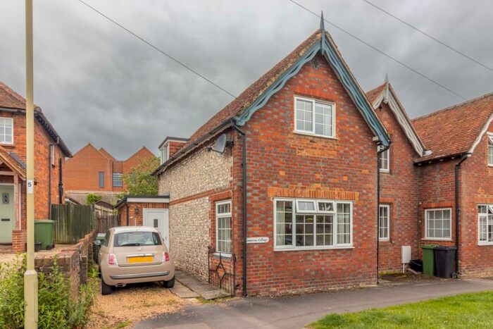 3 Bedroom End Of Terrace House To Rent In The Dean, Alresford, SO24