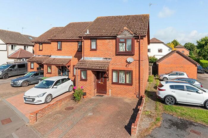 3 Bedroom End Of Terrace House For Sale In Ypres Way, Abingdon, OX14