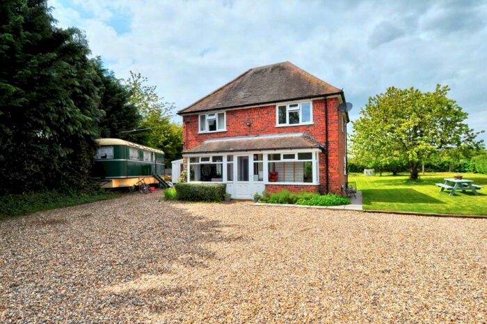 3 Bedroom Detached House For Sale In Sunnyview House, Binfield Heath, RG9