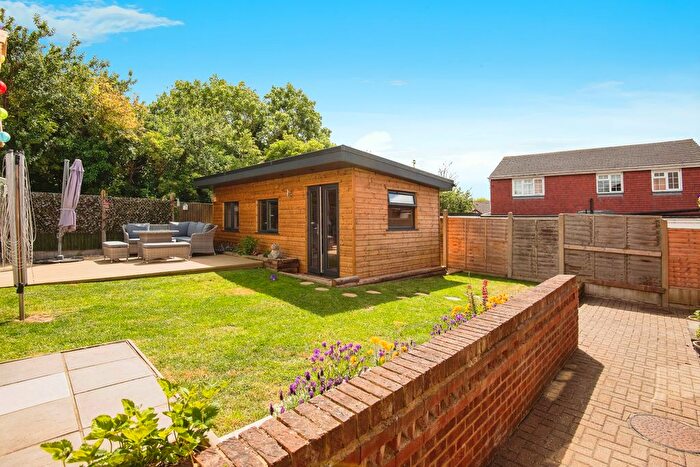 4 Bedroom Detached House For Sale In Bellevue Road, Minster On Sea, Sheerness, Kent, ME12