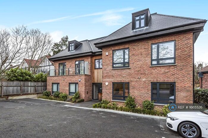 2 Bedroom Flat To Rent In Bickley Park Road, Bickley, BR1