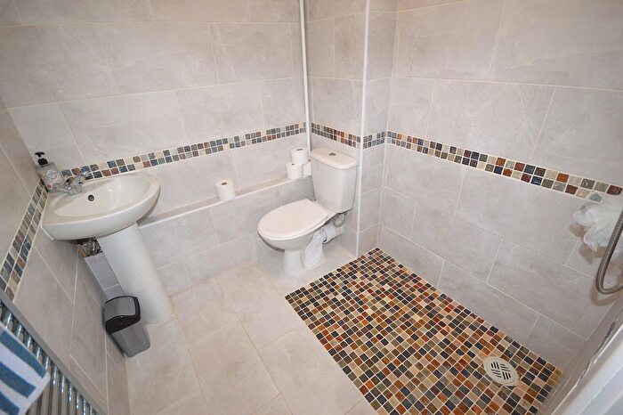 3 Bedroom Terraced House For Sale In Lon Ceirios, Newtown, Powys, SY16