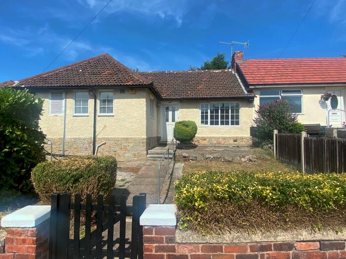 2 Bedroom Semi-Detached Bungalow To Rent In Cedar Street, Hollingwood, S43