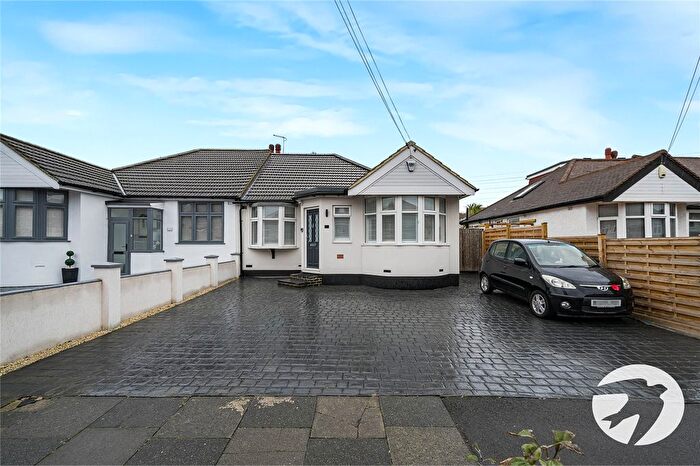 3 Bedroom Bungalow For Sale In Sutherland Avenue, South Welling, Kent, DA16