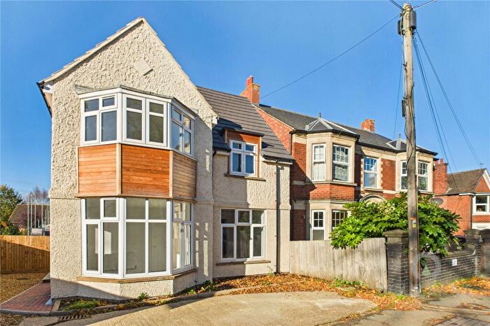4 Bedroom Detached House For Sale In Rockingham Road, Kettering, Northamptonshire, NN16
