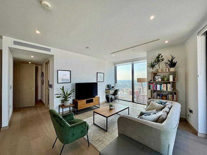 2 Bedroom Flat To Rent In Embassy Gardens, London, SW11