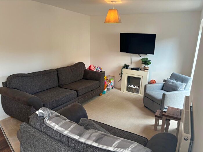 3 Bedroom Terraced House To Rent In Llys-Uchaf, Birchgrove, Swansea, SA7